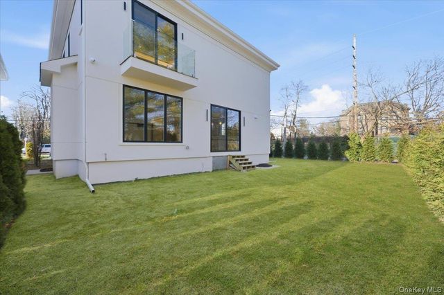 136 Park Street, Woodmere, NY 11598