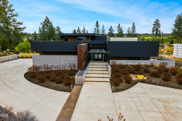 61456 Weinhard Court, Bend, OR 97702