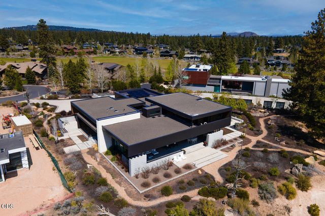61456 Weinhard Court, Bend, OR 97702