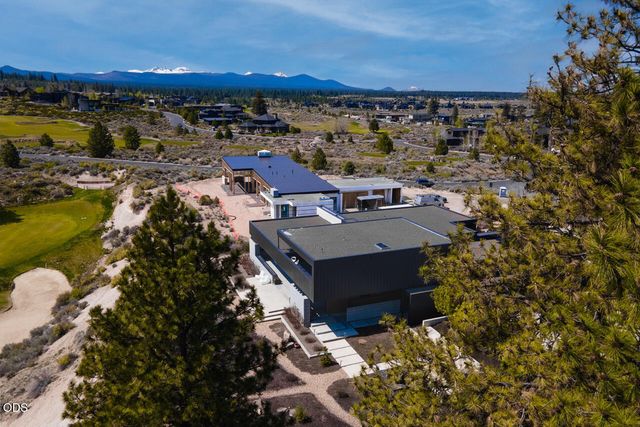 61456 Weinhard Court, Bend, OR 97702