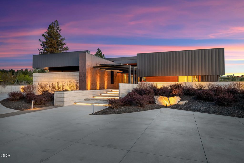 61456 Weinhard Court, Bend, OR 97702