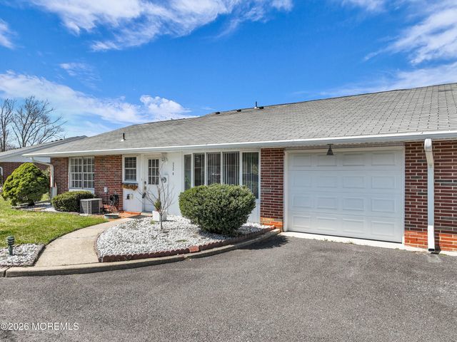 332 Canterbury Court B, Lakewood, NJ 08701