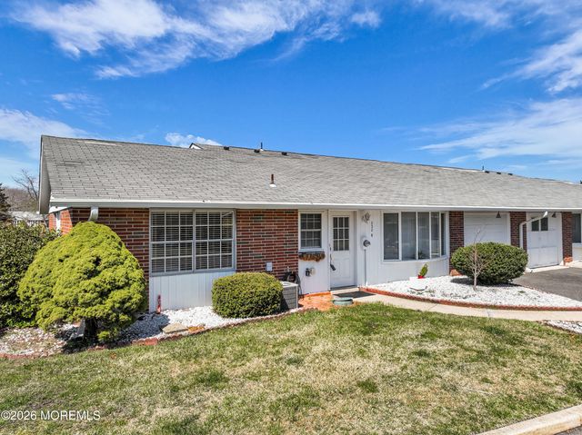 332 Canterbury Court B, Lakewood, NJ 08701