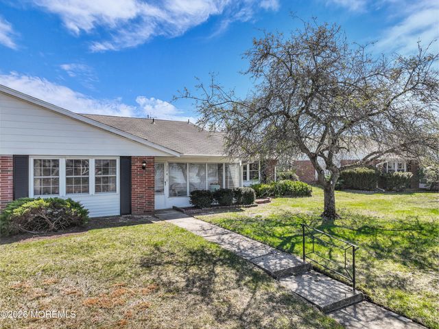 332 Canterbury Court B, Lakewood, NJ 08701