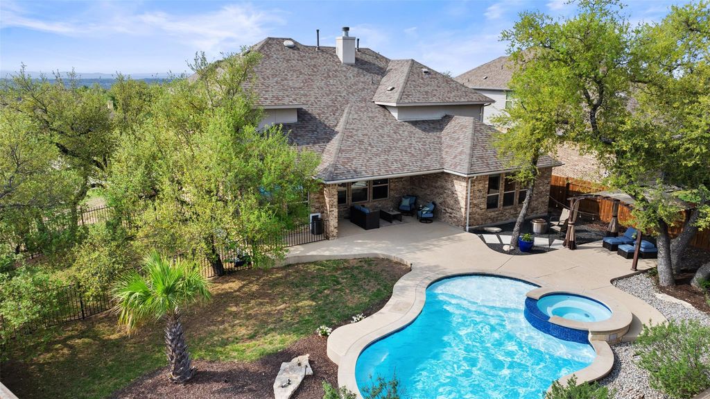 5621 Cypress Ranch BLVD, Spicewood, TX 78669