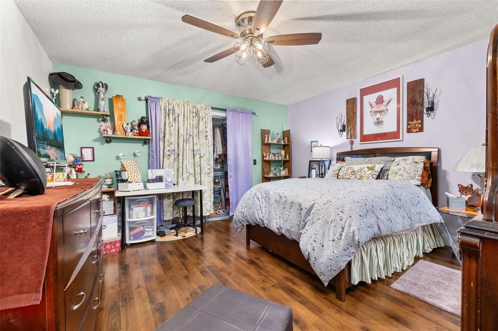 Image 13 of property listing at 210 ALSTON DRIVE, Orlando, FL 32835