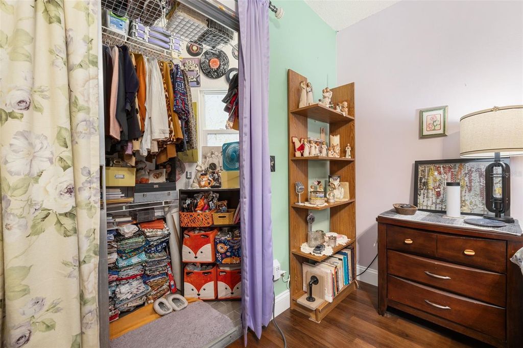 Image 14 of property listing at 210 ALSTON DRIVE, Orlando, FL 32835