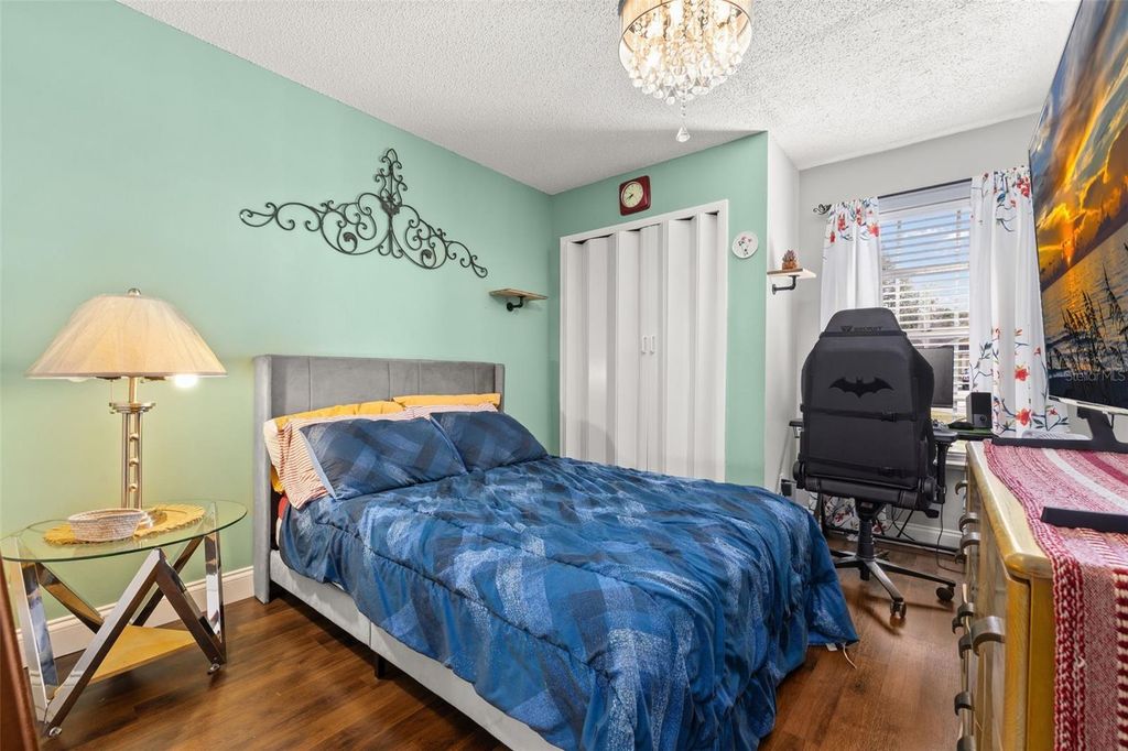 Image 16 of property listing at 210 ALSTON DRIVE, Orlando, FL 32835