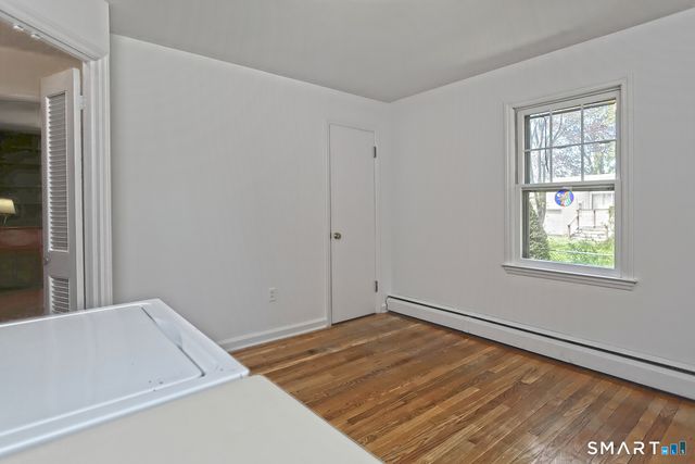 15 Locust Street, Milford, CT 06461