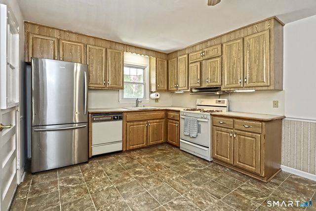 15 Locust Street, Milford, CT 06461
