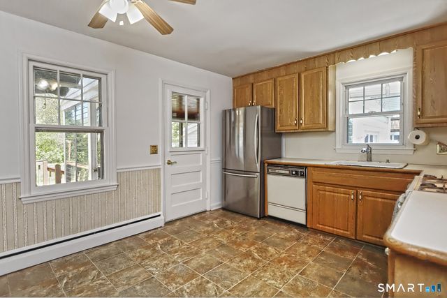 15 Locust Street, Milford, CT 06461