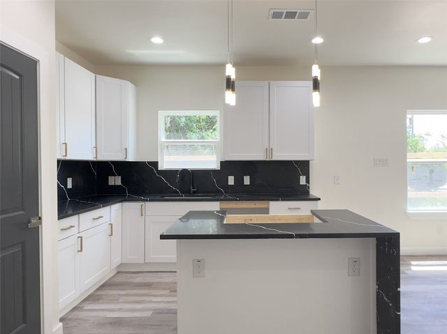 2720 Morning Avenue, Dallas, TX 75210