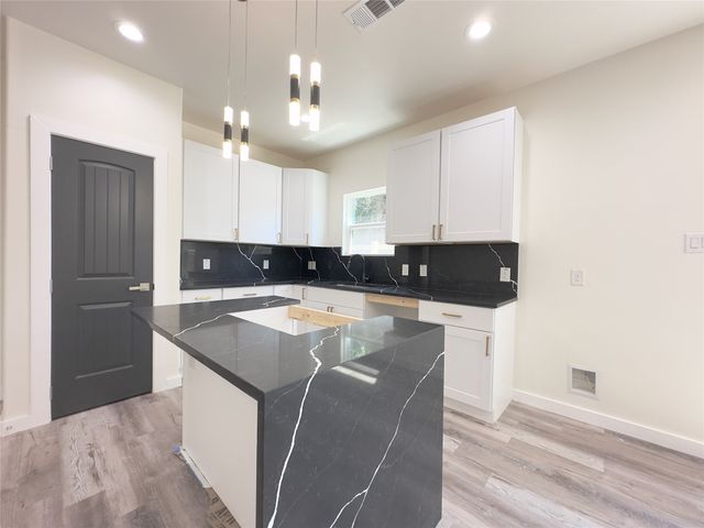 2720 Morning Avenue, Dallas, TX 75210