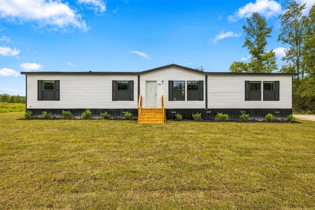 7320 Bellaire Dr., Nichols, SC 29581 — exterior