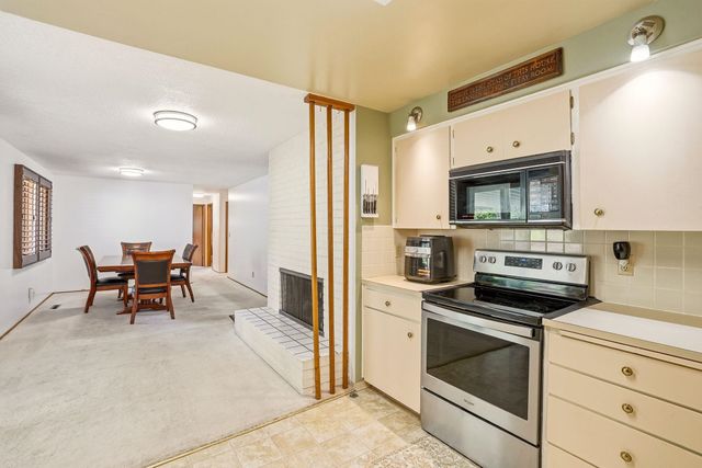5732 N Drumheller St, Spokane, WA 99205