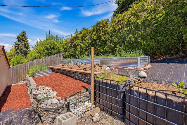 5732 N Drumheller St, Spokane, WA 99205