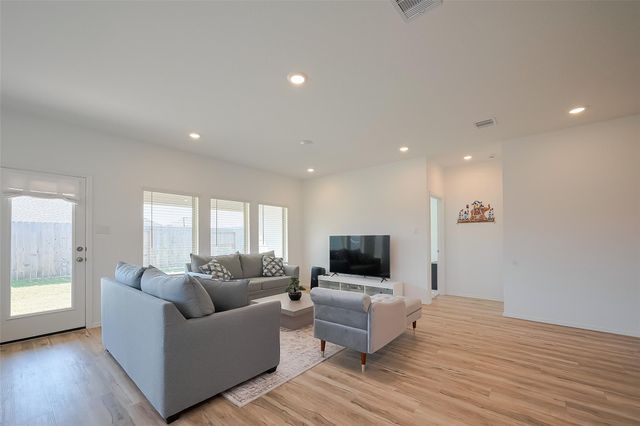 5343 Sleepy Fox Lane, Richmond, TX 77469