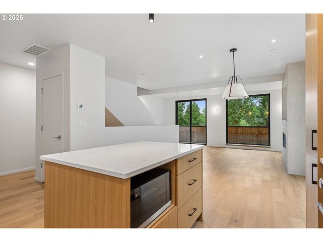 4615 N CAMPBELL Ave, Portland, OR 97217