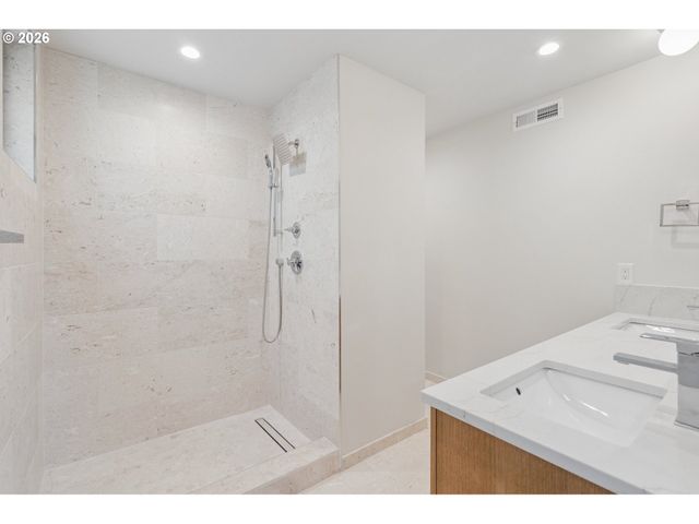 4615 N CAMPBELL Ave, Portland, OR 97217
