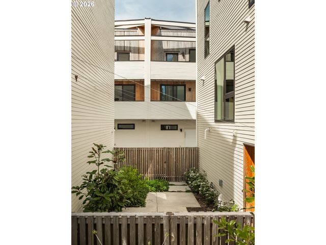 4615 N CAMPBELL Ave, Portland, OR 97217