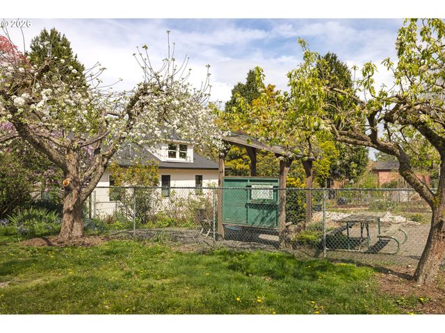 4615 N CAMPBELL Ave, Portland, OR 97217