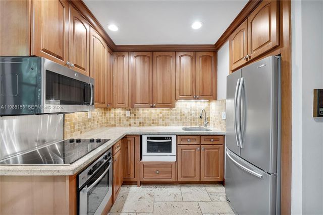 231 Majorca Ave F, Coral Gables, FL 33134