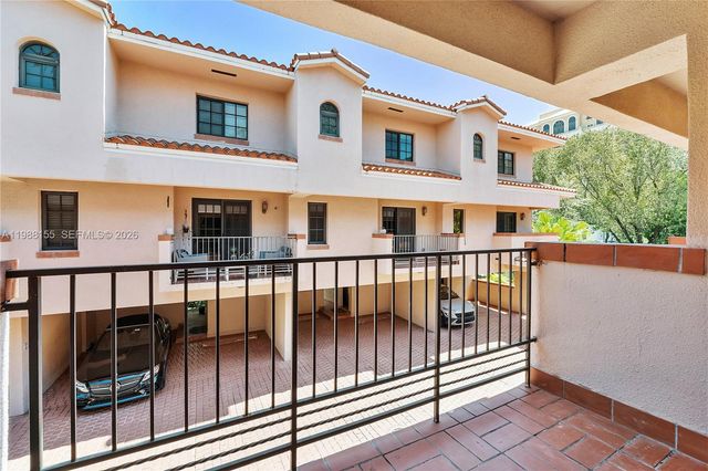 231 Majorca Ave F, Coral Gables, FL 33134