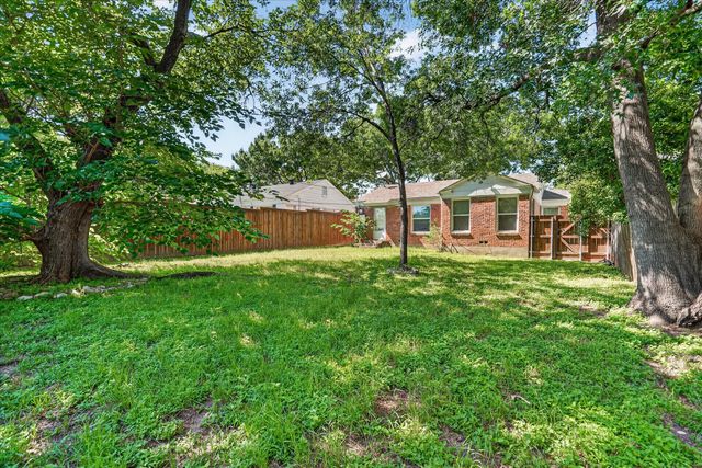 4309 Curzon Avenue, Fort Worth, TX 76107