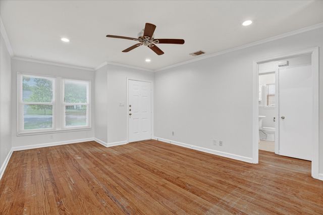 4309 Curzon Avenue, Fort Worth, TX 76107