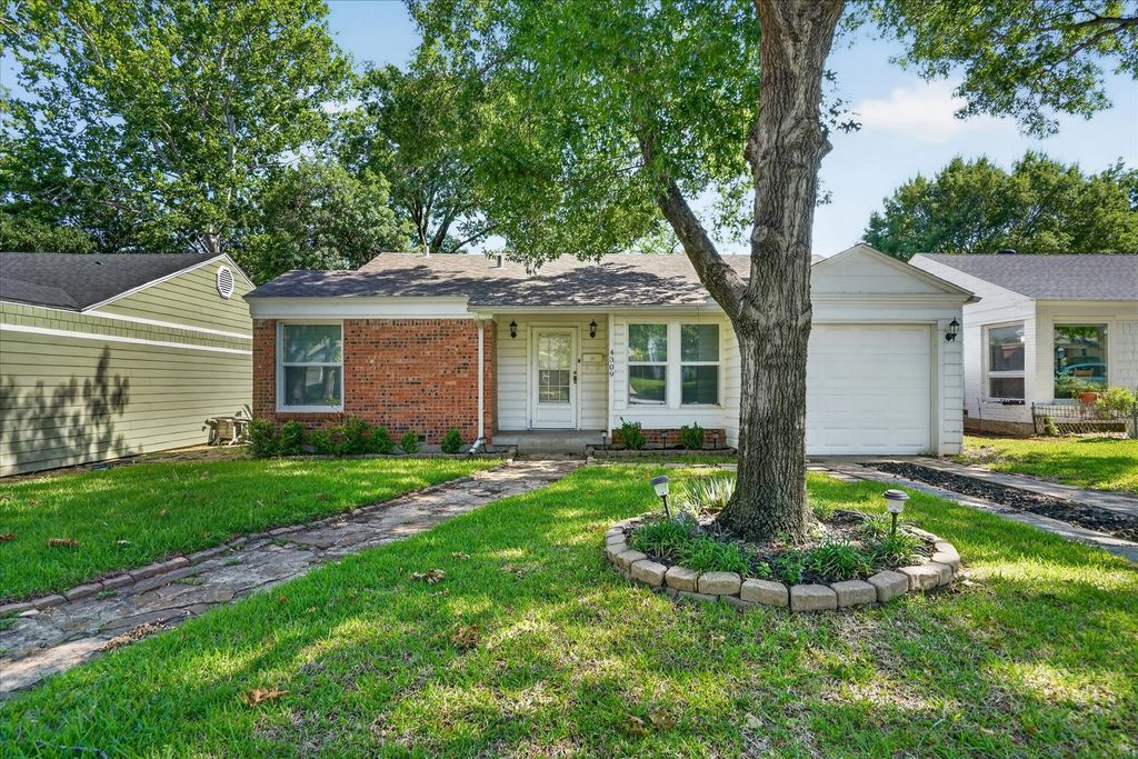 4309 Curzon Avenue, Fort Worth, TX 76107