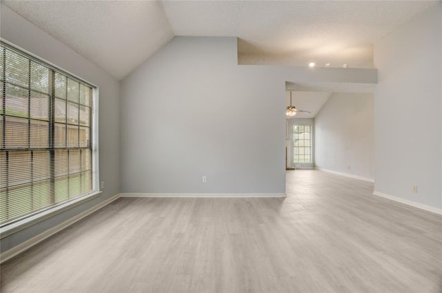 307 E Sutton Square, Stafford, TX 77477