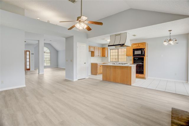 307 E Sutton Square, Stafford, TX 77477
