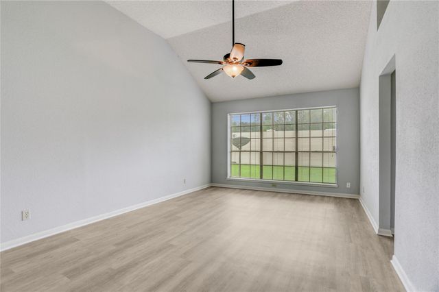 307 E Sutton Square, Stafford, TX 77477