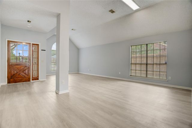 307 E Sutton Square, Stafford, TX 77477