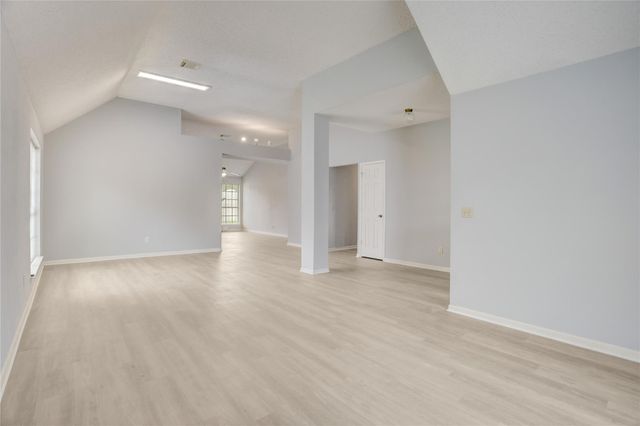 307 E Sutton Square, Stafford, TX 77477