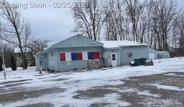 2260 S Belsay Road, Burton, MI 48519