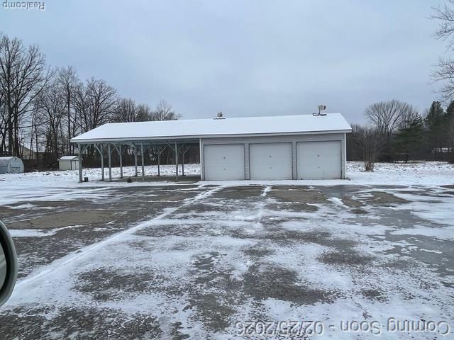 2260 S Belsay Road, Burton, MI 48519