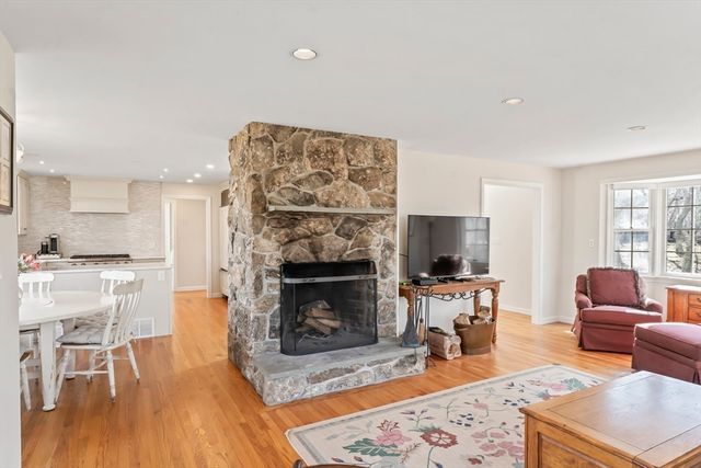 81 Whalers Walk, Edgartown, MA 02539