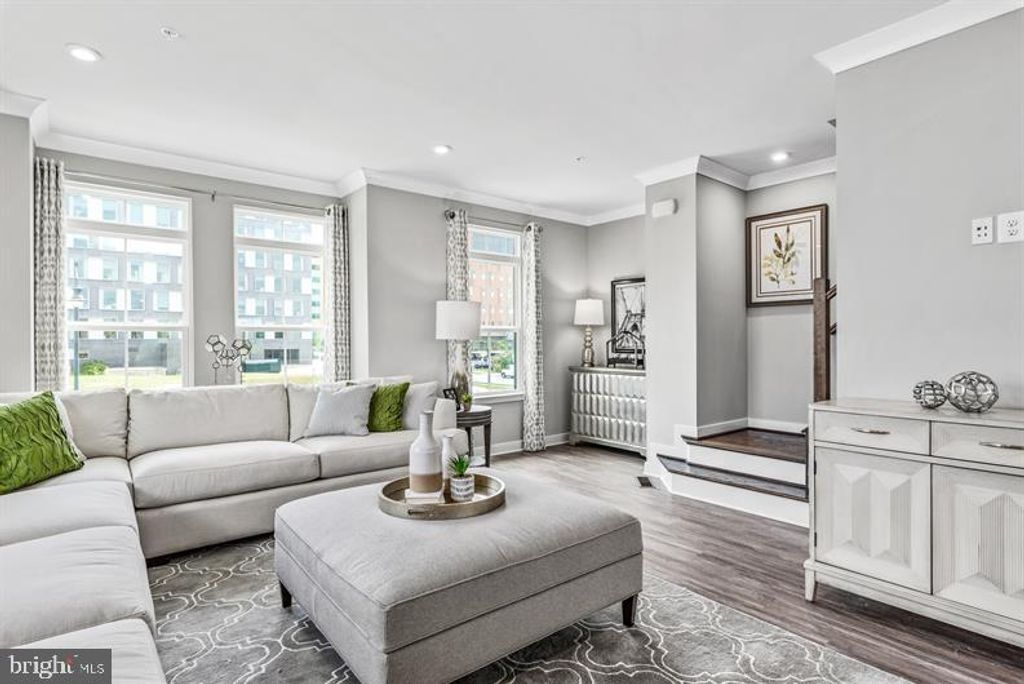Image 10 of property listing at 2244 WATERFRONT WAY, Baltimore, MD 21230