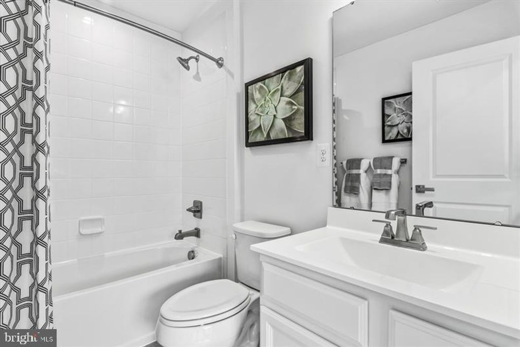 Image 22 of property listing at 2244 WATERFRONT WAY, Baltimore, MD 21230