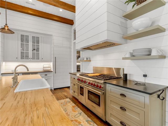 1067 Cliffs Vista Parkway, Six Mile, SC 29682