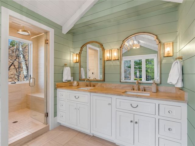 1067 Cliffs Vista Parkway, Six Mile, SC 29682