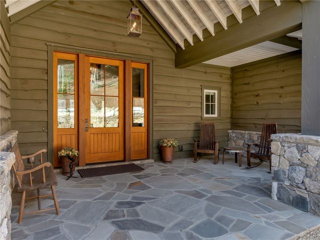 1067 Cliffs Vista Parkway, Six Mile, SC 29682