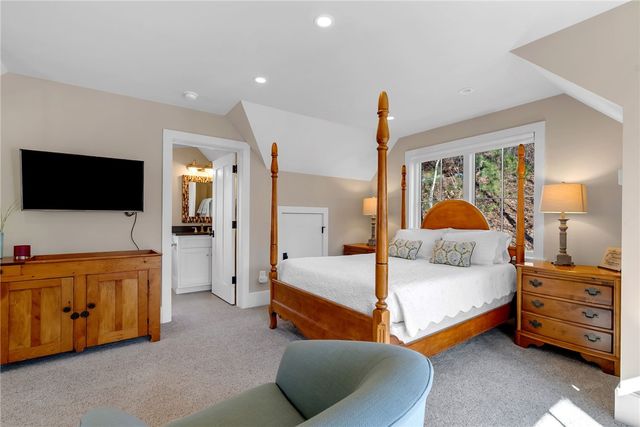 1067 Cliffs Vista Parkway, Six Mile, SC 29682