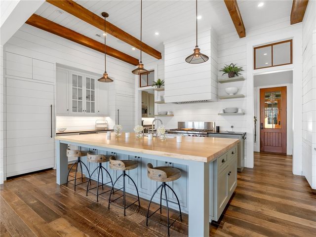 1067 Cliffs Vista Parkway, Six Mile, SC 29682