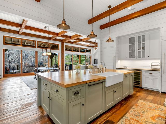 1067 Cliffs Vista Parkway, Six Mile, SC 29682