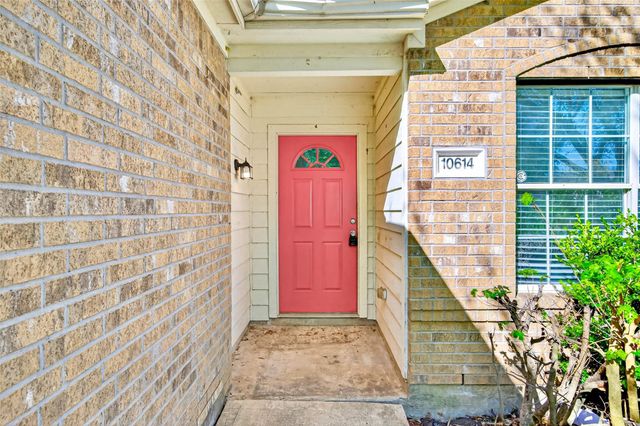 10614 Sugar Trace Drive, Sugar Land, TX 77498