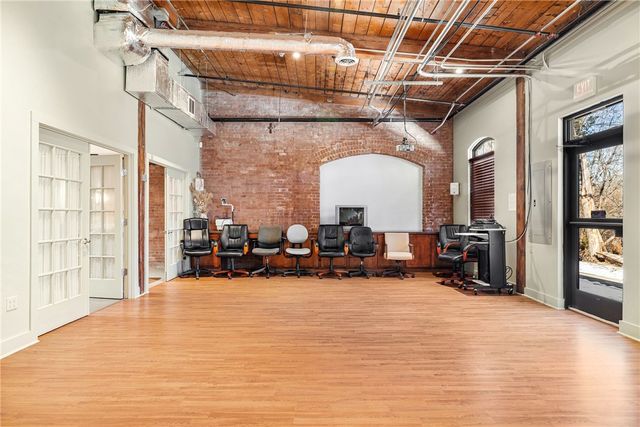 61 Cedar Avenue 6, East Greenwich, RI 02818