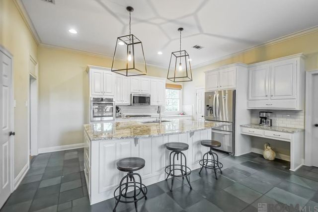 622 Plantation Ridge Ln, Baton Rouge, LA 70810