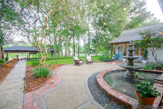 622 Plantation Ridge Ln, Baton Rouge, LA 70810